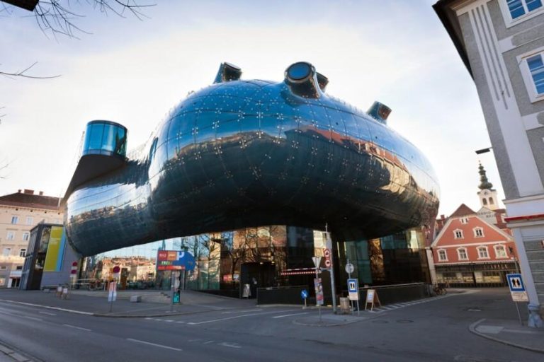 Kunsthaus Graz – Austria’s Futuristic Museum of Modern Art