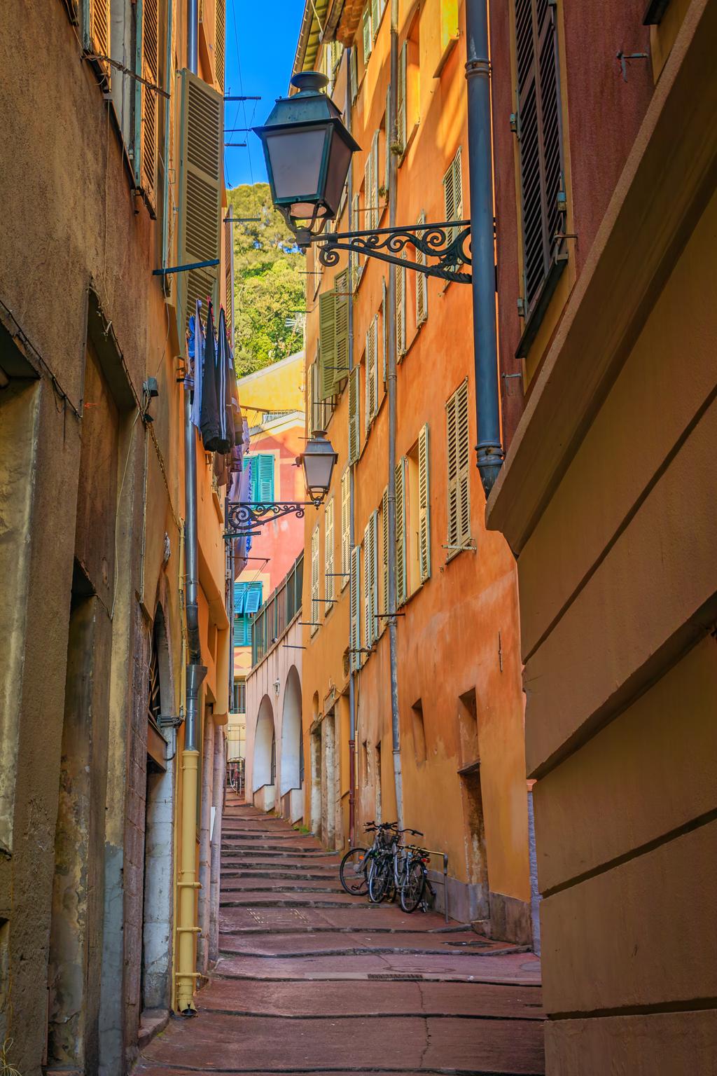 Old Town Nice – Discover the Colorful Heart of the French Riviera