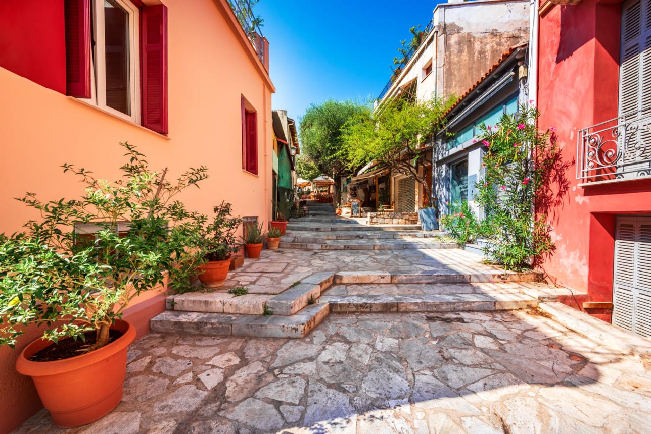 Plaka – The Charming Historic Neighborhood Beneath the Acropolis