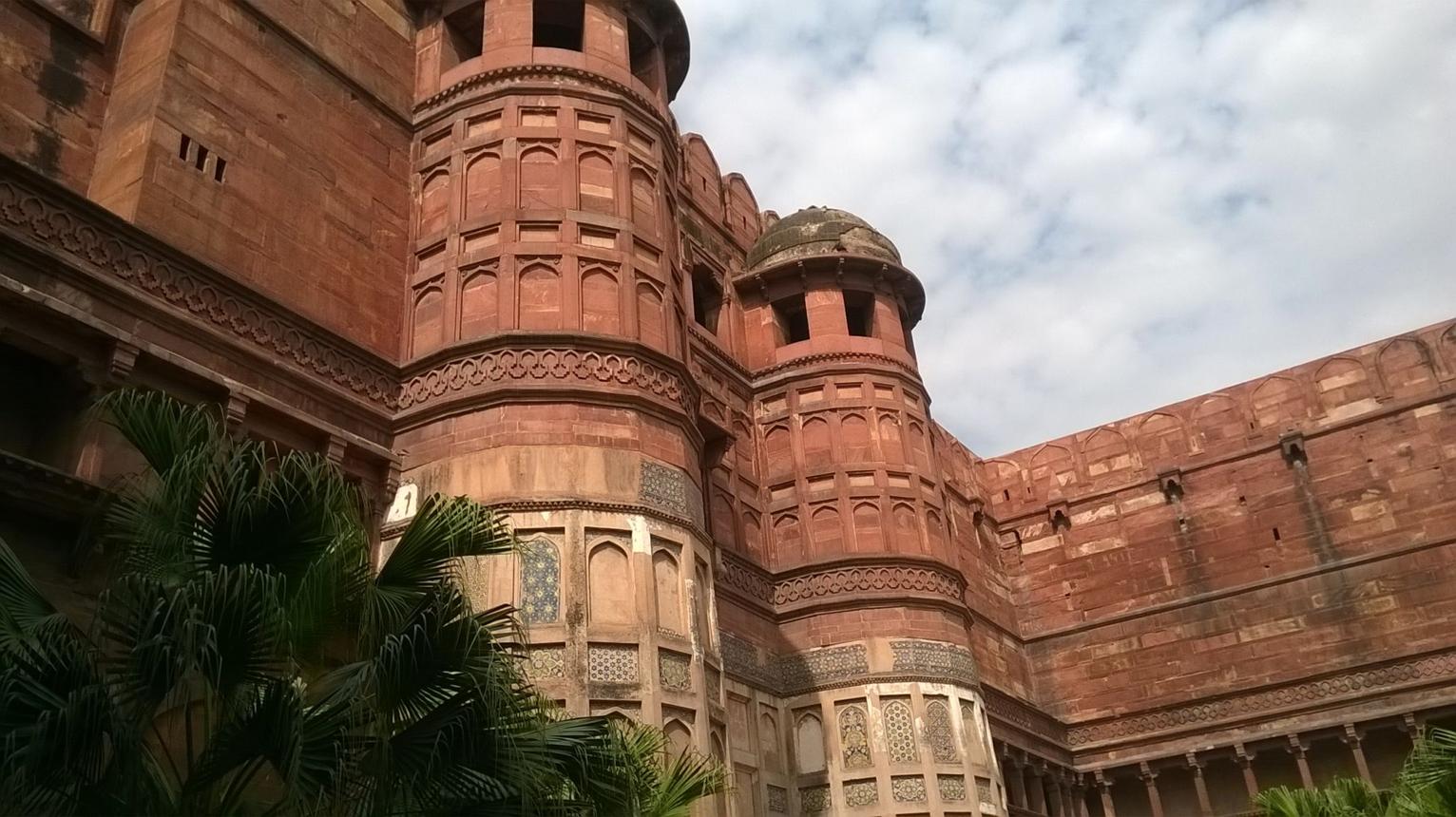 Agra Fort – The Majestic Mughal Fortress That Shaped India’s History