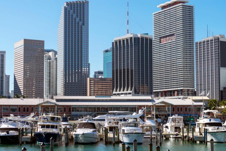 Bayside Marketplace – Miami's Waterfront Playground