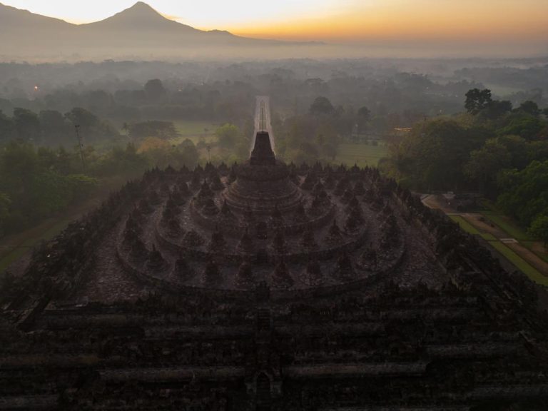 Borobudur Temple – Indonesia’s Majestic Buddhist Wonder Above the Clouds