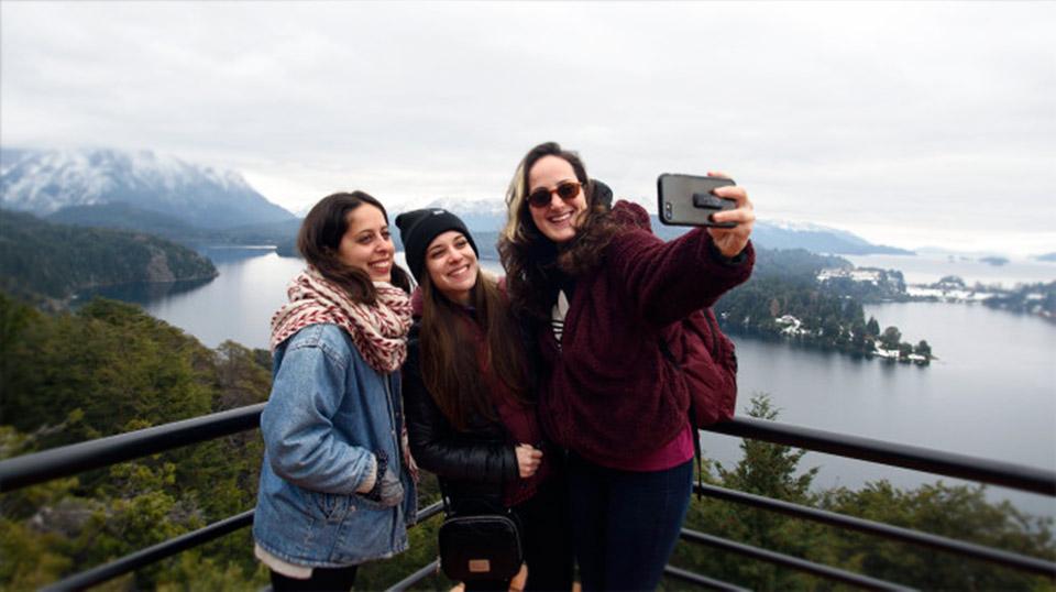Circuito Chico – Patagonia’s Most Scenic Drive Through Lakes and Mountains