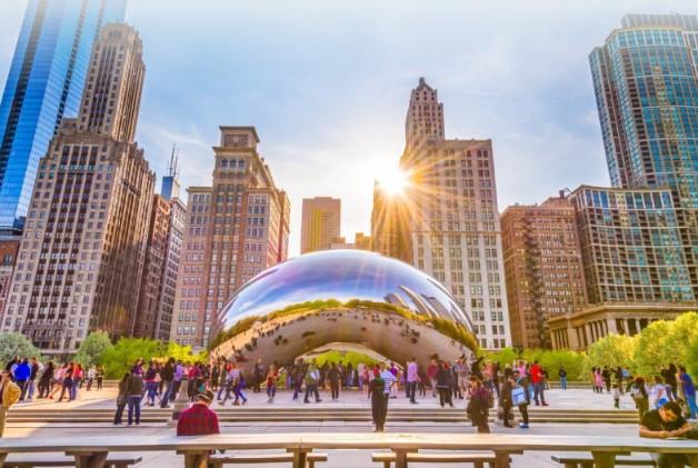 Cloud Gate (The Bean) – Chicago's Reflective Icon