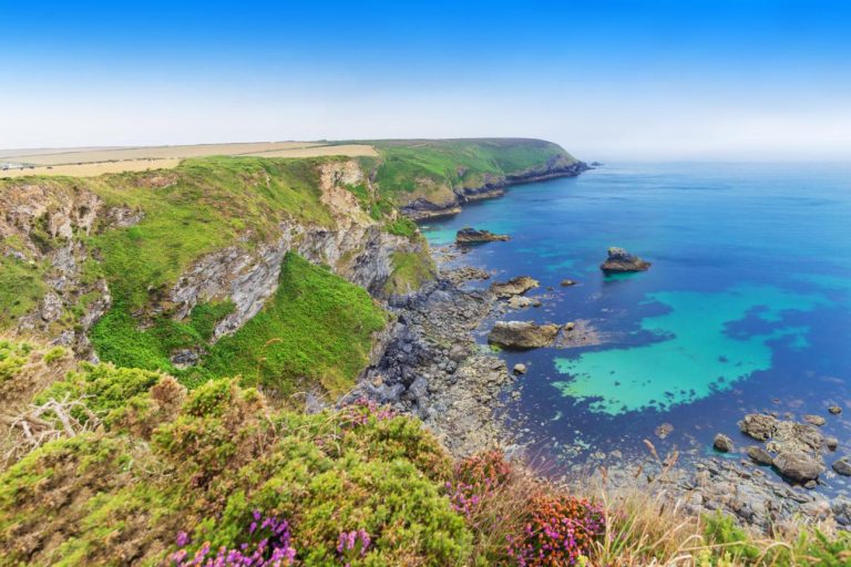 Cornwall Travel Guide – England’s Wild Coast of Hidden Coves, Legends, and Ocean Adventures