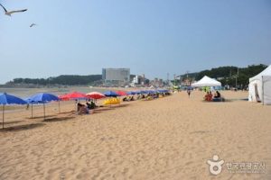 Eurwangni Beach – Incheon’s Tropical-Looking White Sand Beach of Crystal Waters, Sunset Horizons, and Relaxing Coastal Escapes