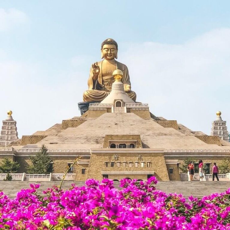 Fo Guang Shan Buddha Museum – Taiwan’s Majestic Buddhist Landmark of Peace and Wisdom