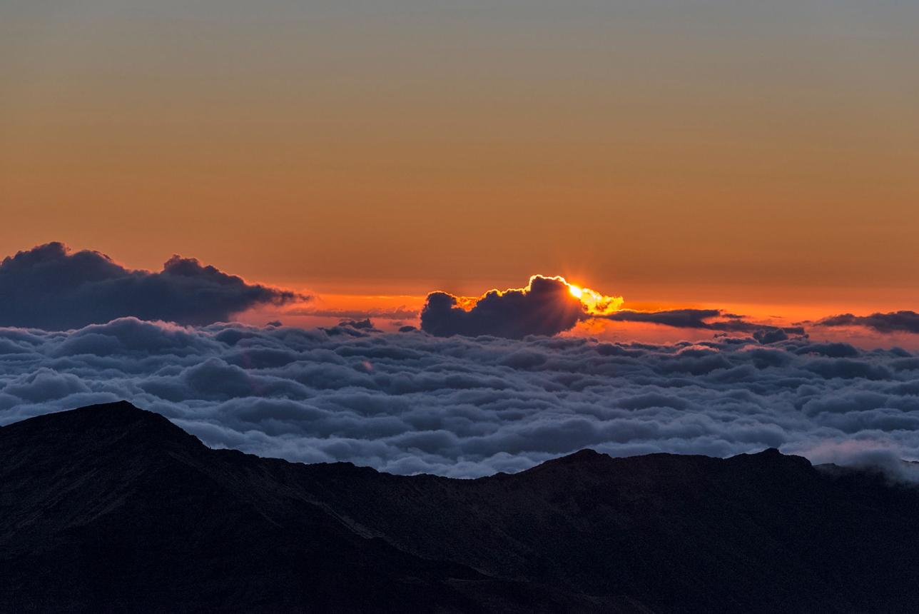 Haleakalā National Park – Maui’s Otherworldly Volcano Where Sunrise Becomes Magic