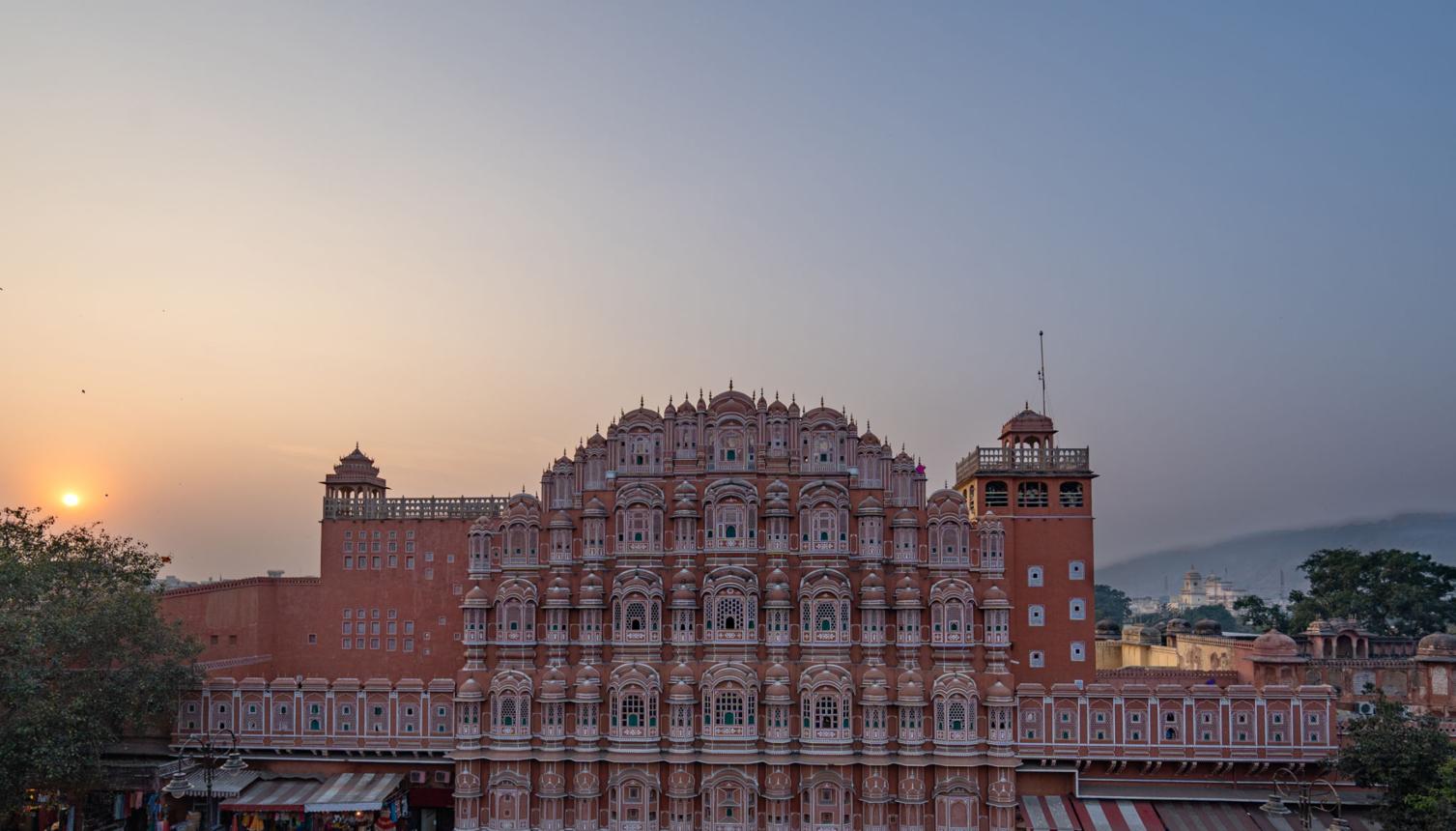 Hawa Mahal – The Iconic Palace of Winds That Defines Jaipur