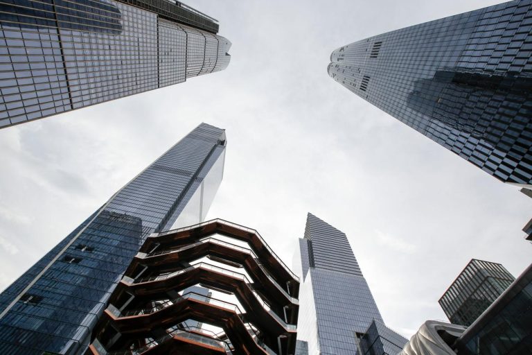 Hudson Yards Unveiled – New York’s Futuristic Neighborhood of Sky-High Views and Modern Wonders
