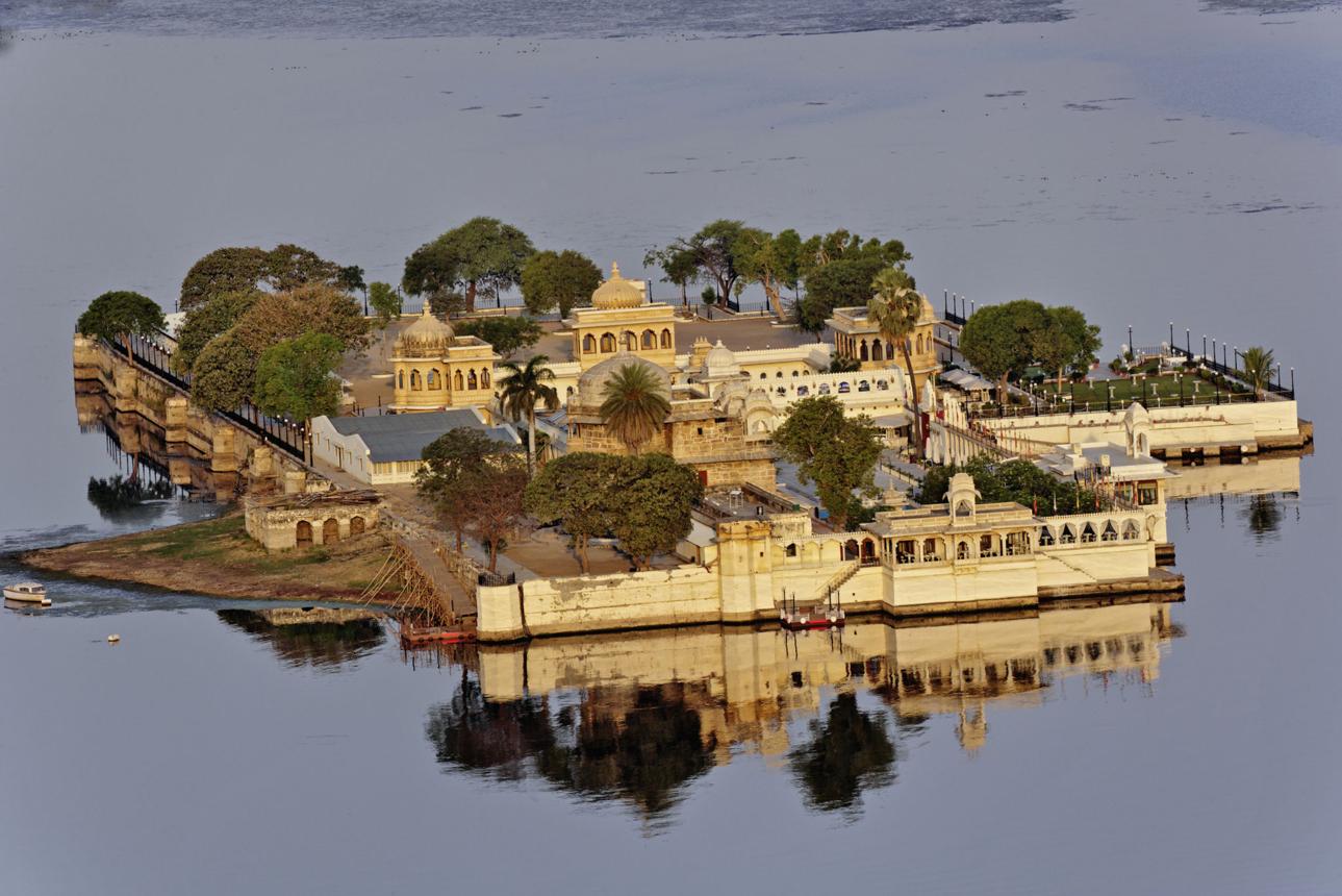 Jag Mandir – The Enchanting Lake Palace Floating on Udaipur’s Waters