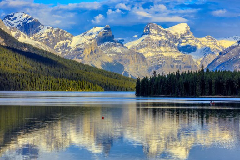 Jasper National Park – Canada’s Untamed Rocky Mountain Paradise Beyond the Crowds