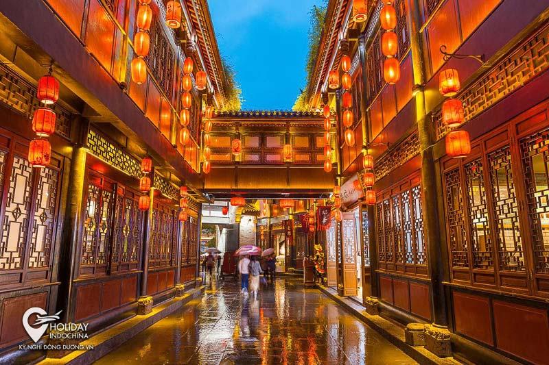 Jinli Ancient Street – Step Into Chengdu’s Timeless Lantern-Lit Culture Lane