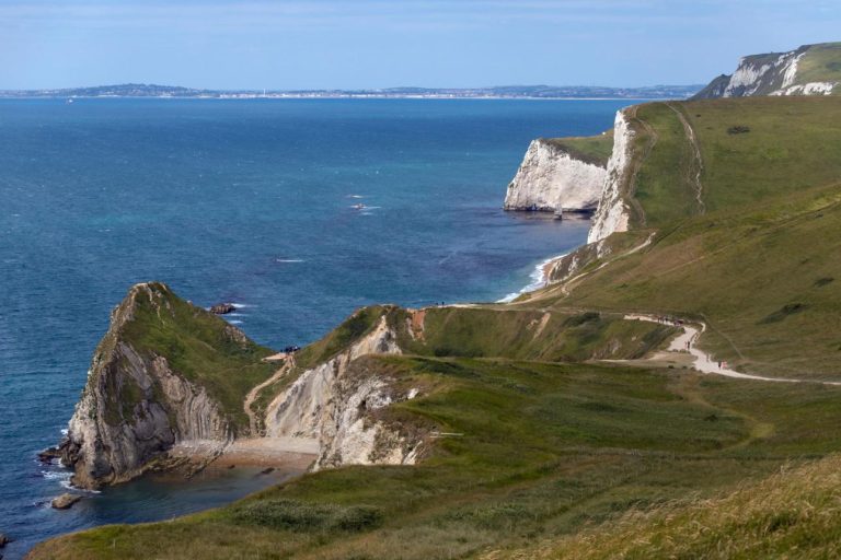Jurassic Coast Travel Guide – Journey Through 185 Million Years of Earth’s Greatest Coastal Story