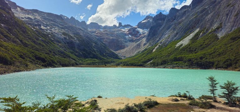 Laguna Esmeralda – Discover Patagonia’s Hidden Emerald Lake Adventure