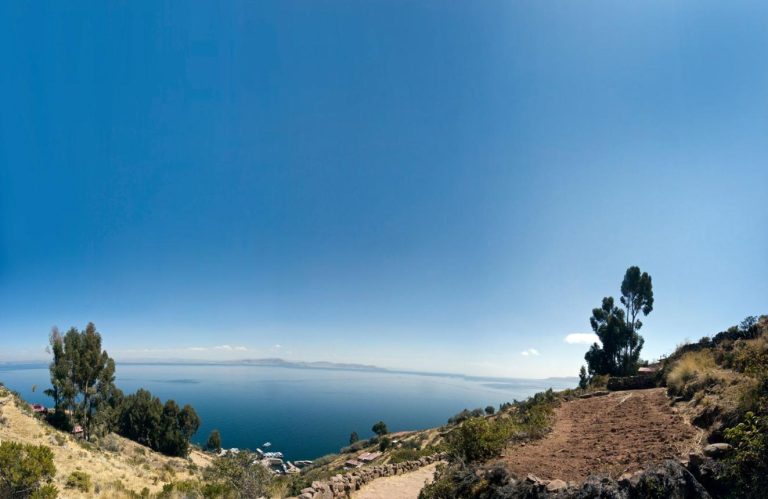 Lake Titicaca – Discover the World's Highest Navigable Lake and Its Floating Islands