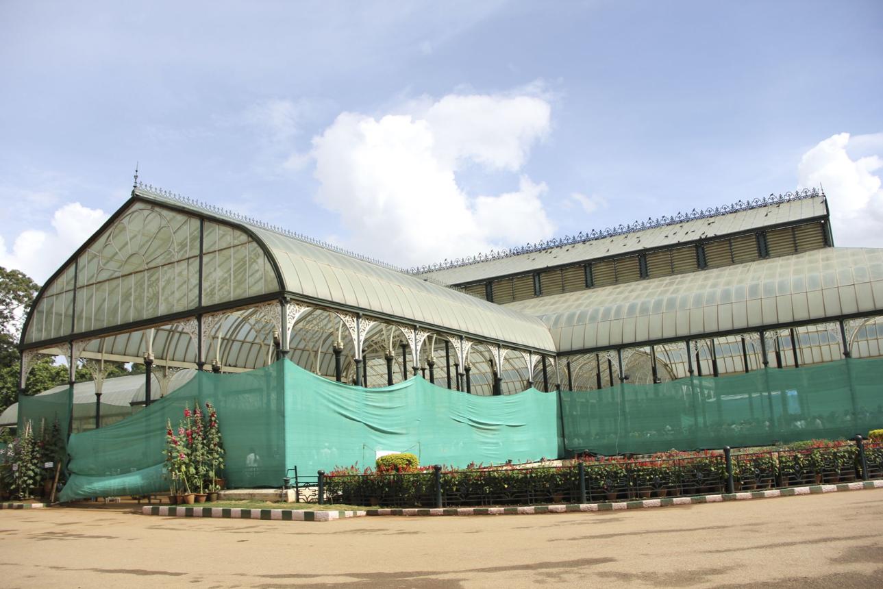 Lalbagh Botanical Garden – Bangalore’s Green Paradise of Flowers, Lakes & Heritage