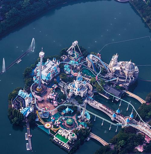 Lotte World – Seoul’s Ultimate Indoor Theme Park of Fantasy, Adventure, and Family Entertainment