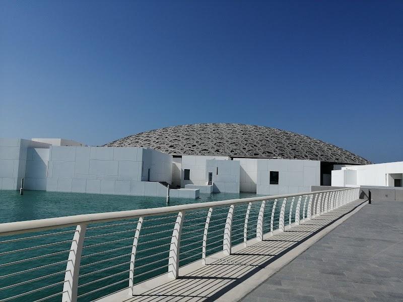 Louvre Abu Dhabi – Discover the Architectural and Cultural Masterpiece of the UAE