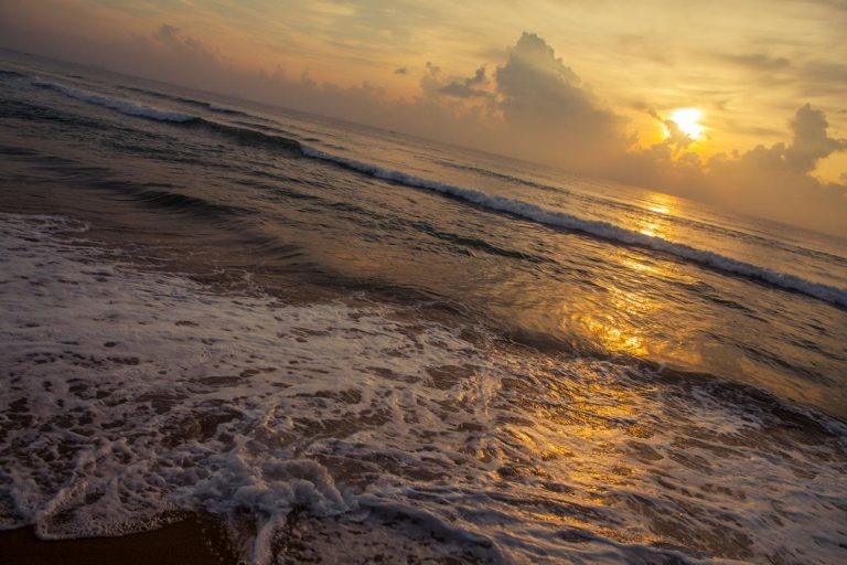 Marina Beach Chennai – India’s Iconic Seaside Escape Along the Bay of Bengal