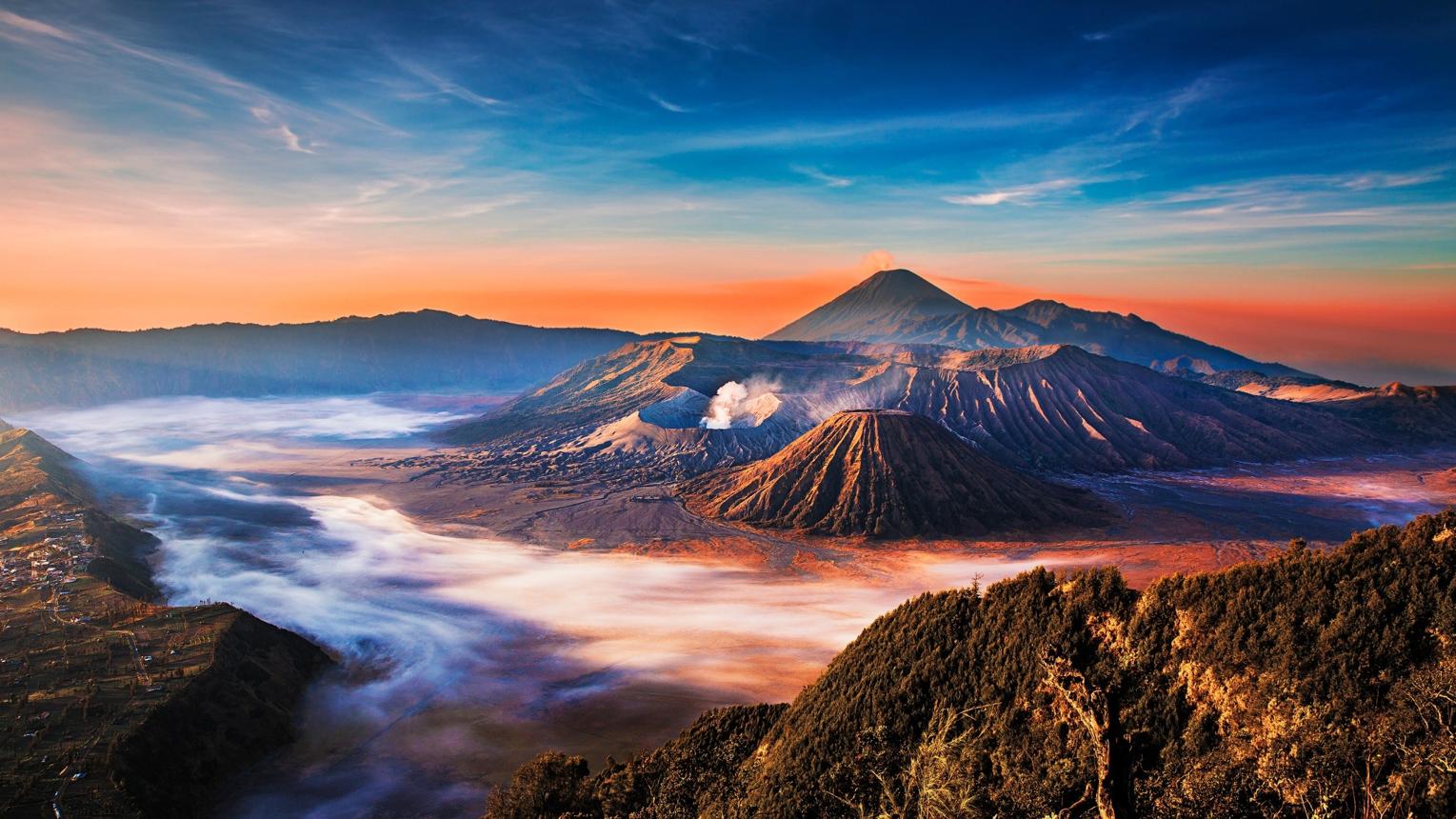 Mount Bromo – Indonesia’s Spectacular Volcano Sunrise Adventure