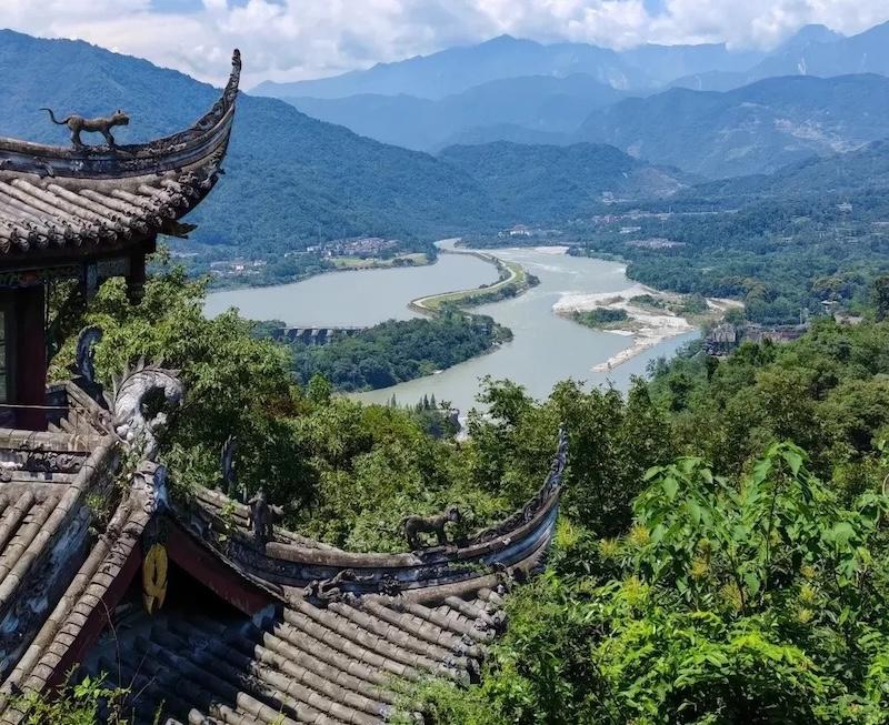 Mount Qingcheng – Explore the Birthplace of Taoism in Misty Mountain Serenity