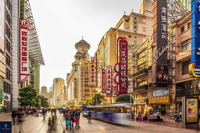 Nanjing Road Shanghai – Explore China's Most Famous Shopping Street