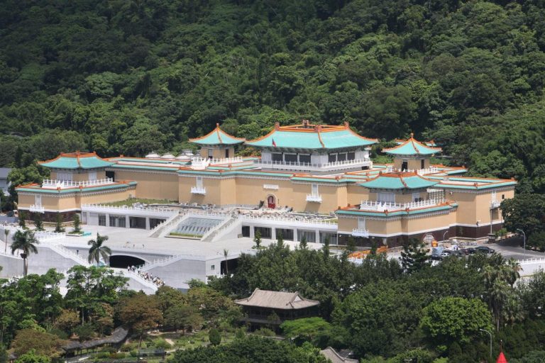 National Palace Museum – Taiwan’s Treasure House of 700,000 Chinese Artifacts