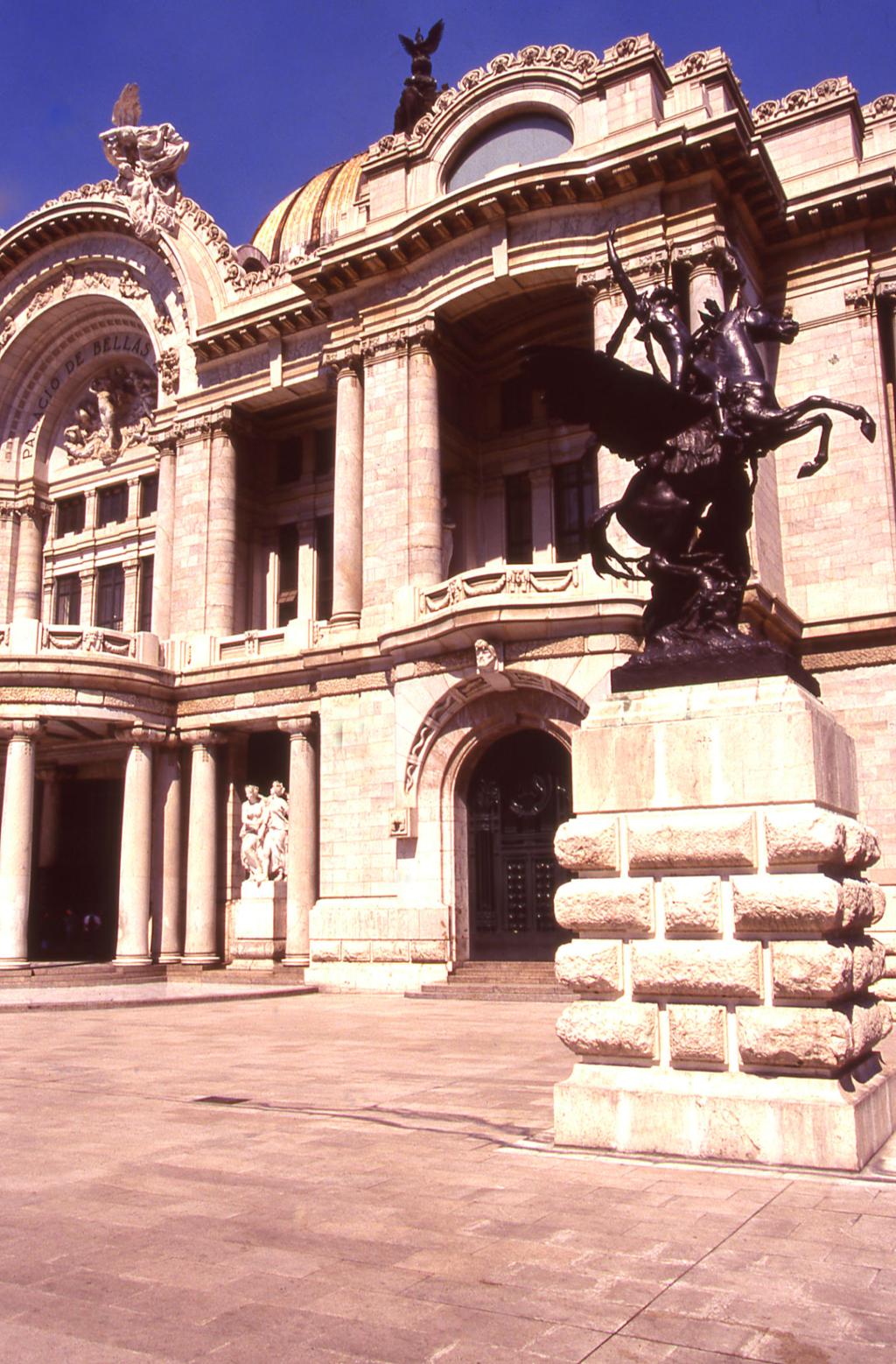 Palacio de Bellas Artes – Mexico City’s Cultural Masterpiece