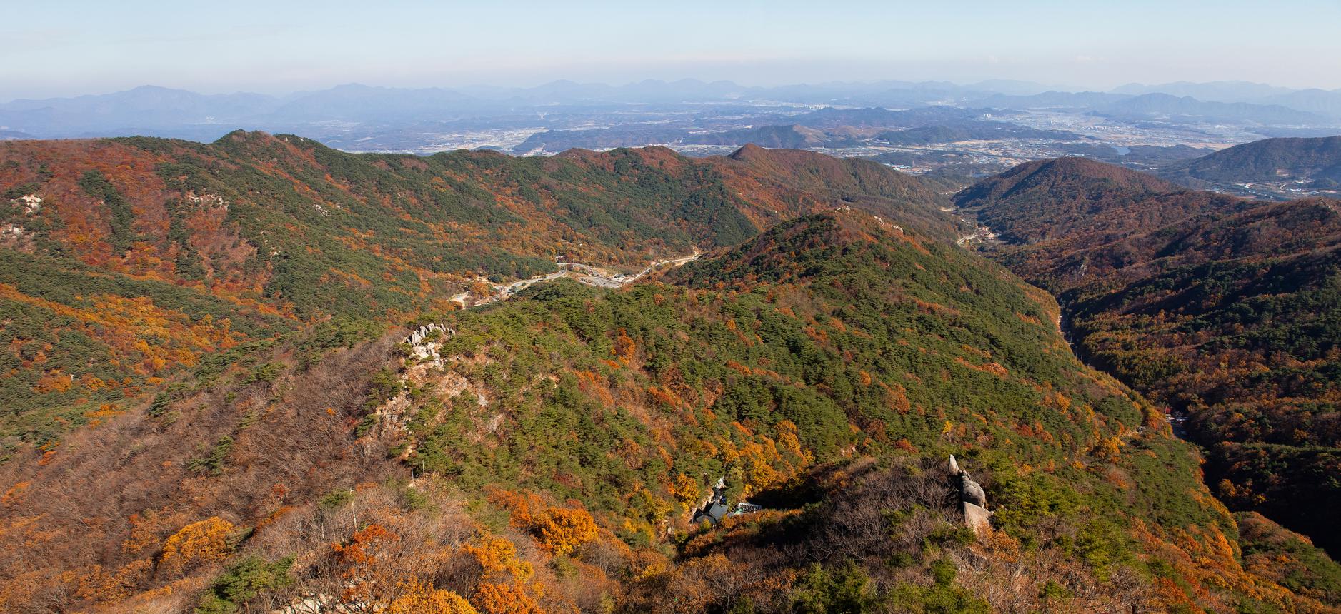 Palgongsan Mountain – Daegu’s Sacred Nature Sanctuary of Hiking Peaks, Autumn Foliage Valleys, Temple Heritage, and Panoramic Ridge Landscapes