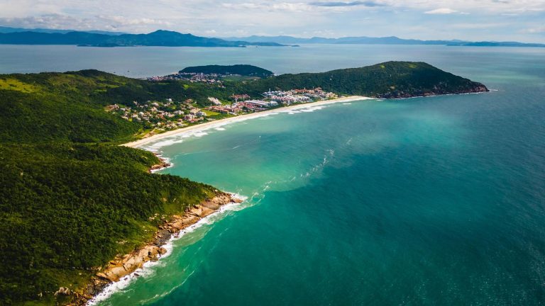 Praia dos Ingleses – Discover Florianópolis' Perfect Blend of Beach Life and Adventure