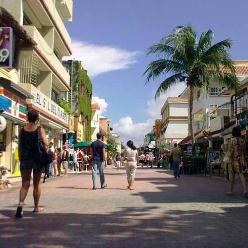 Quinta Avenida – The Vibrant Heart of Playa del Carmen