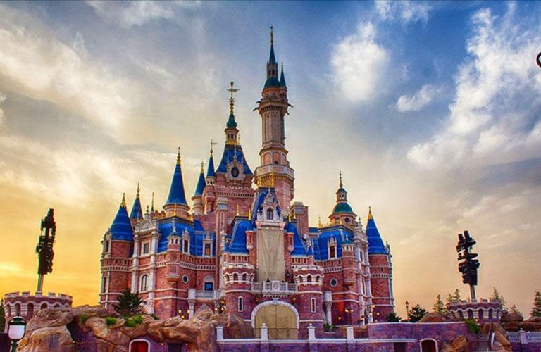 Shanghai Disneyland Travel Guide – The Ultimate First-Time Visitor Experience