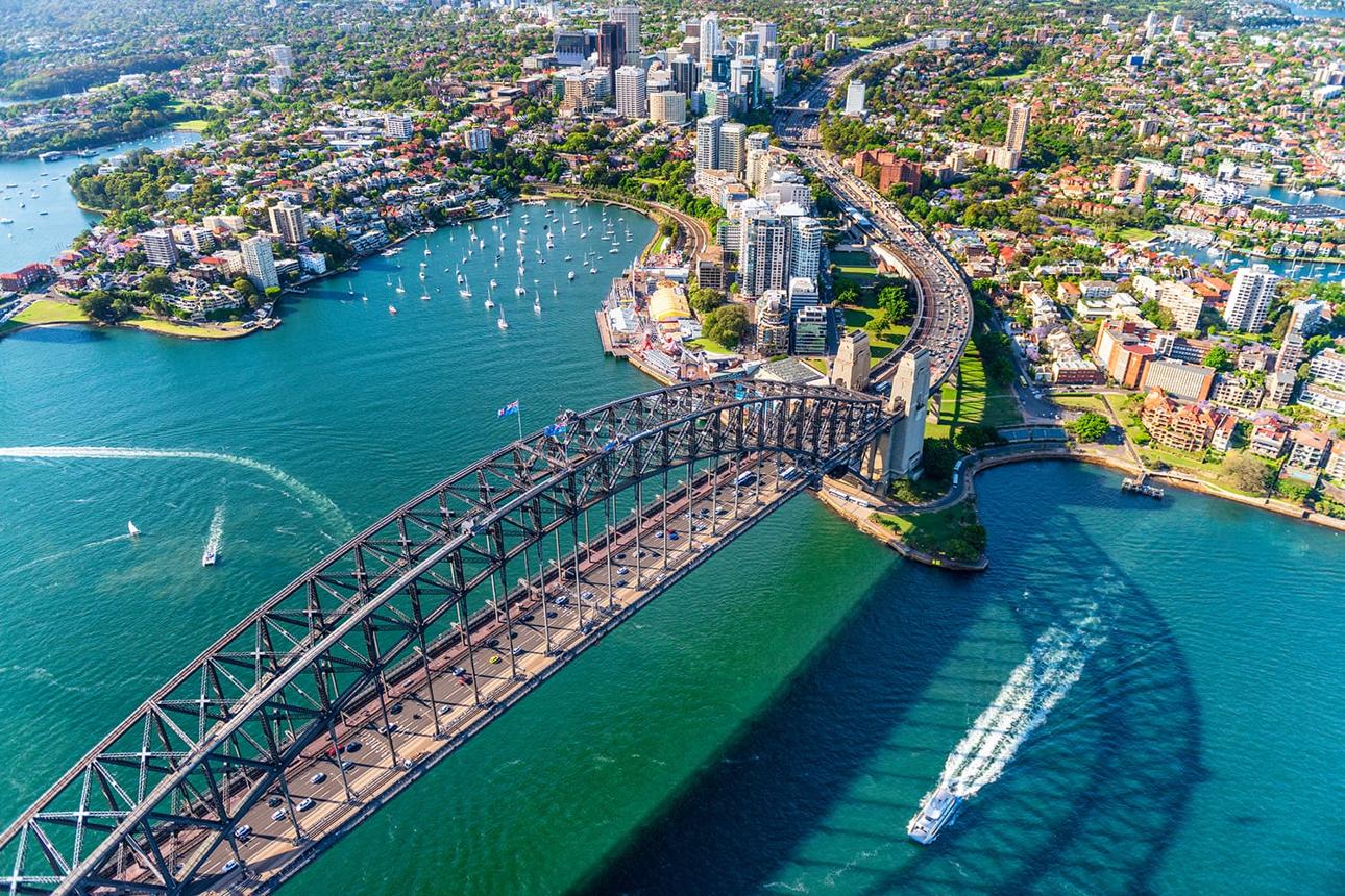 Sydney Harbour Bridge – Australia’s Iconic Engineering Wonder with Spectacular Harbour Views