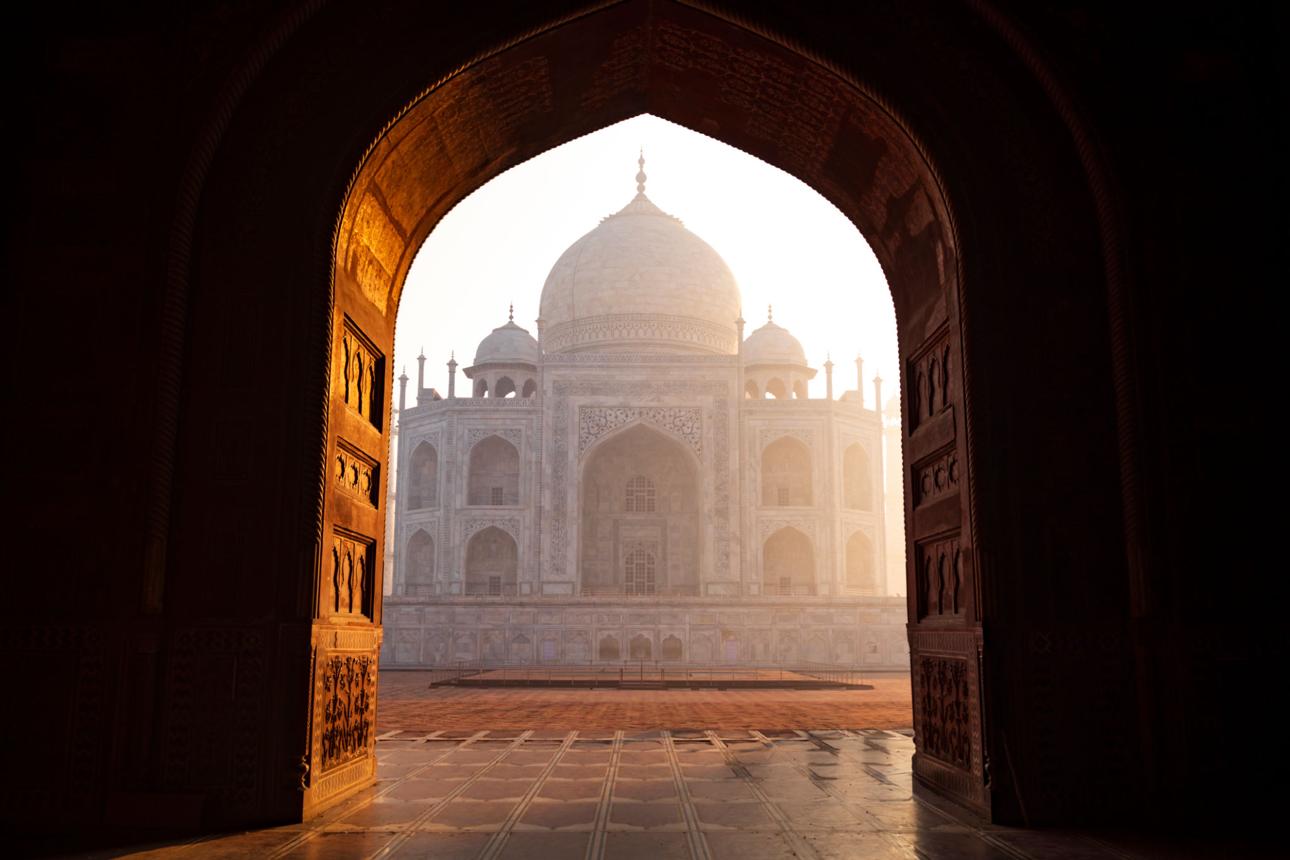 Taj Mahal – The Timeless Wonder of Love and Architectural Perfection