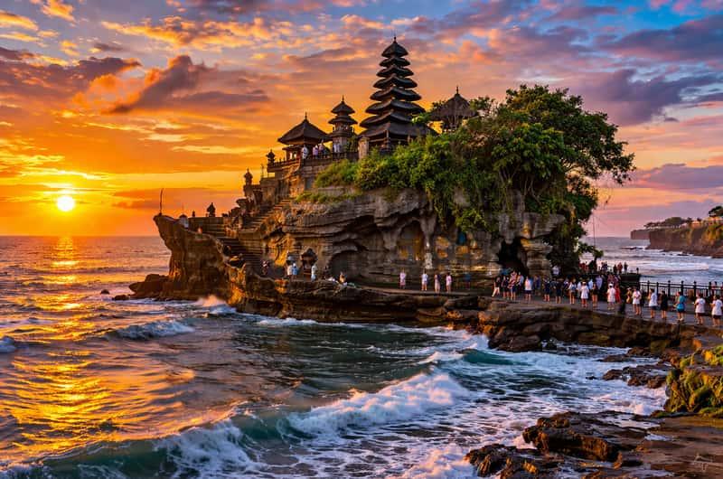 Tanah Lot – Bali’s Legendary Sea Temple and Sunset Wonderland