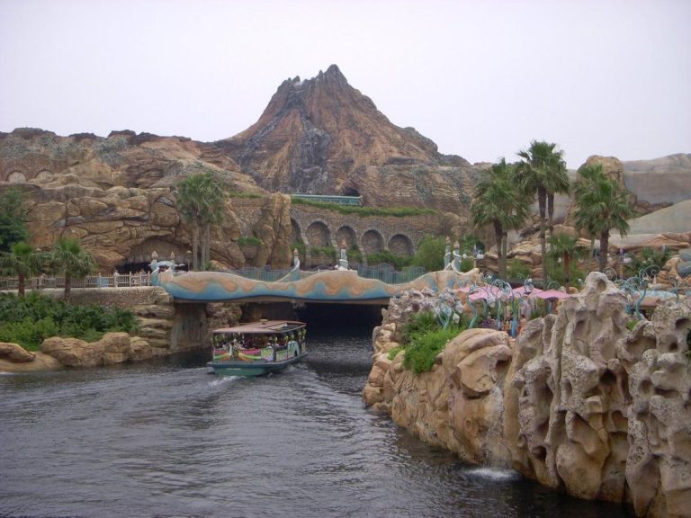 Tokyo DisneySea – Japan’s Extraordinary Ocean-Themed Adventure of Immersive Ports, Epic Attractions, Spectacular Entertainment, and Unforgettable Disney Magic