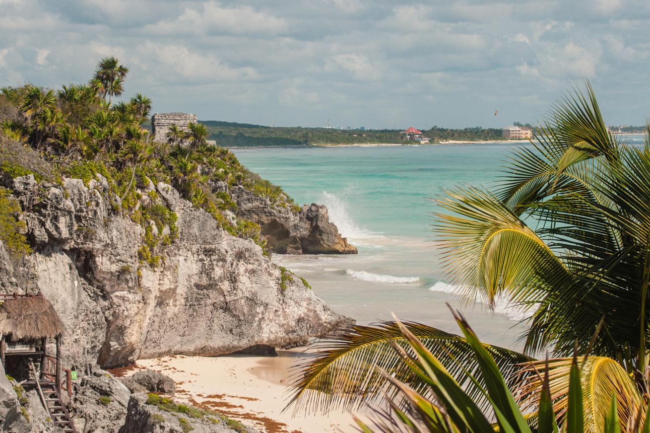 Tulum Archaeological Site – Maya Ruins Above the Caribbean Sea