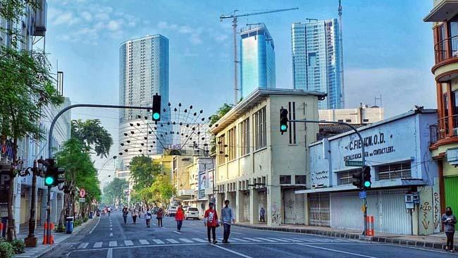 Tunjungan Street – Surabaya’s Historic Boulevard Blending Heritage and Modern Life