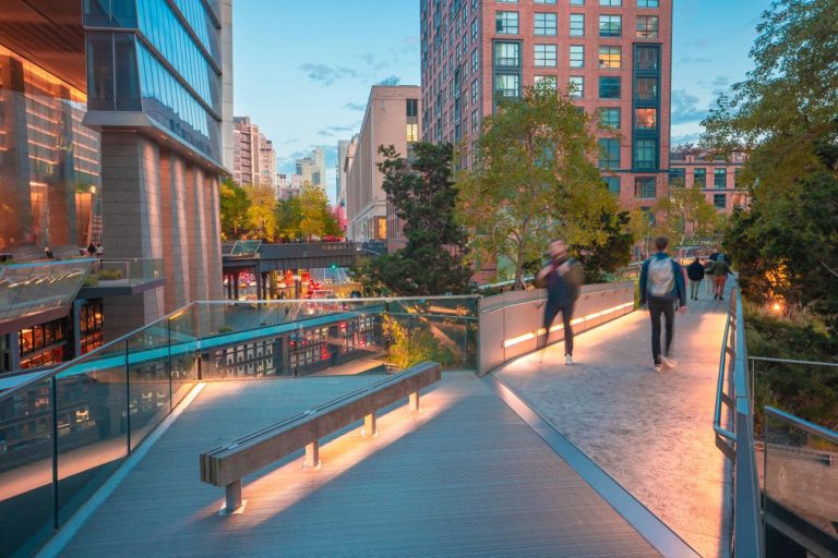 Walking Above Manhattan – Discover the High Line, New York’s Most Creative Urban Escape