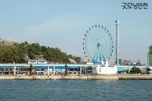 Wolmido Island – Incheon’s Coastal Entertainment Island of Ocean Breeze, Amusement Parks, Seafood Streets, and Sunset Waterfront Views