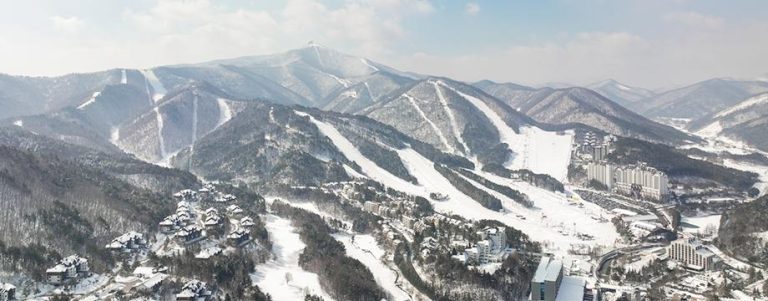 Yongpyong Resort – Korea’s Legendary Ski Kingdom of Powder Snow Slopes, Alpine Peaks, Winter Sports Heritage, and Four-Season Mountain Escape