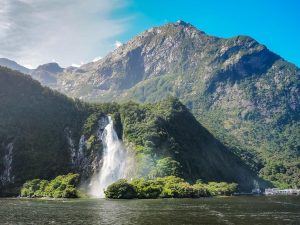 Bowen Falls: Discover Milford Sound’s Majestic Waterfall