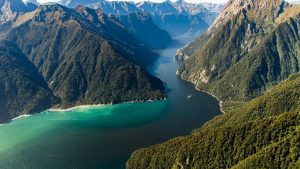 Milford Sound: Where Mountains Meet the Sea in New Zealand’s Ultimate Natural Wonder