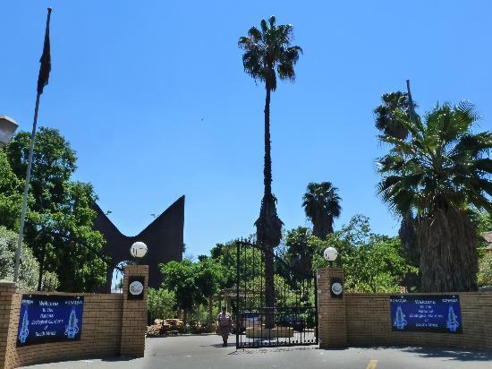 National Zoological Garden: Explore South Africa’s Largest Zoo in Pretoria