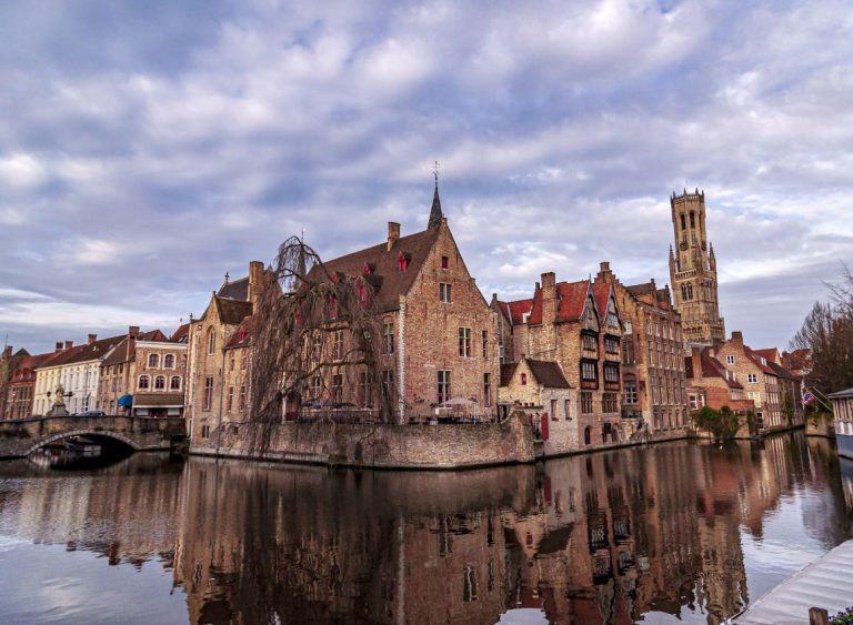 Rozenhoedkaai: Discover Bruges’ Most Photographed Canal View