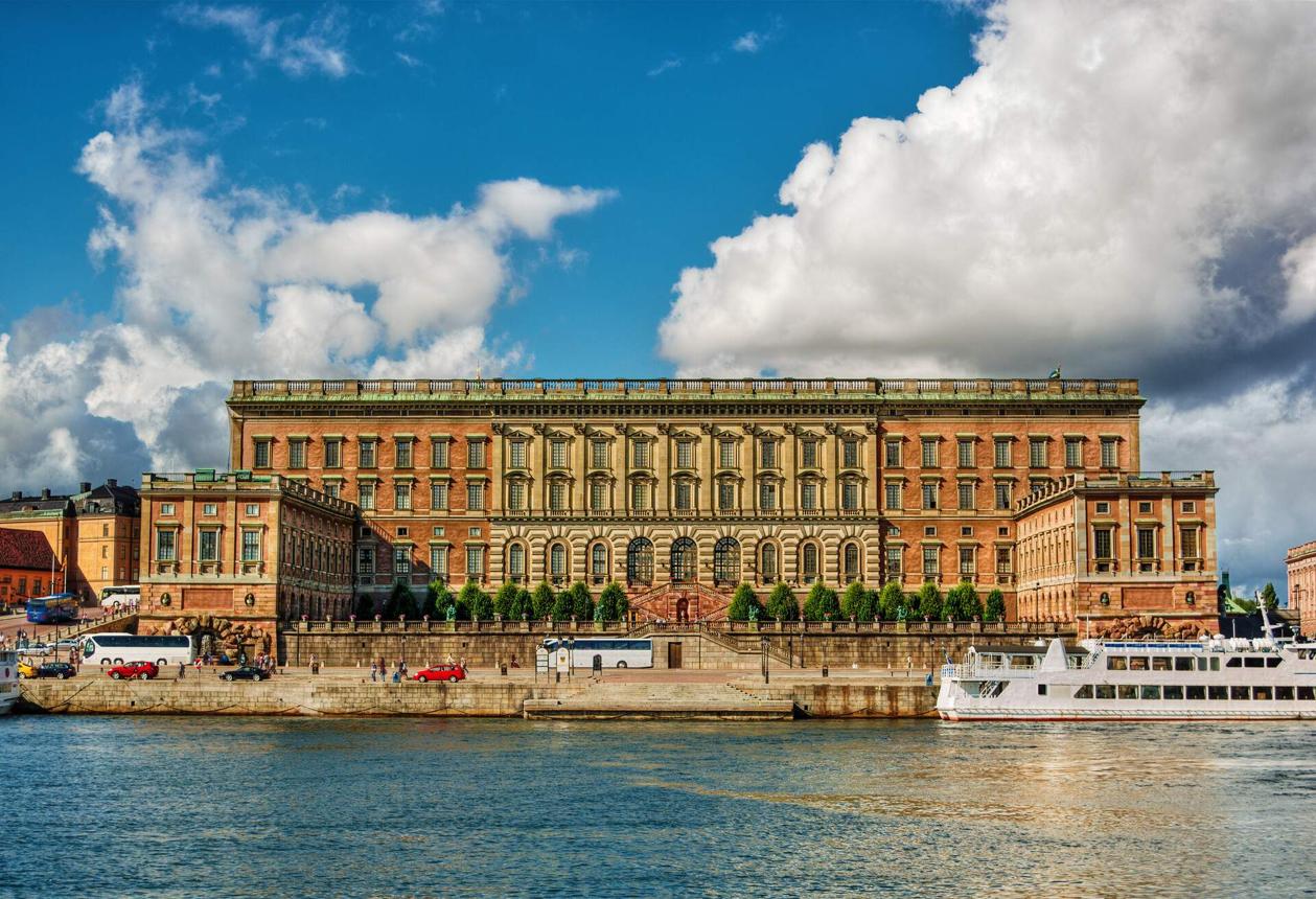 Stockholm Palace: Explore Sweden’s Majestic Royal Residence