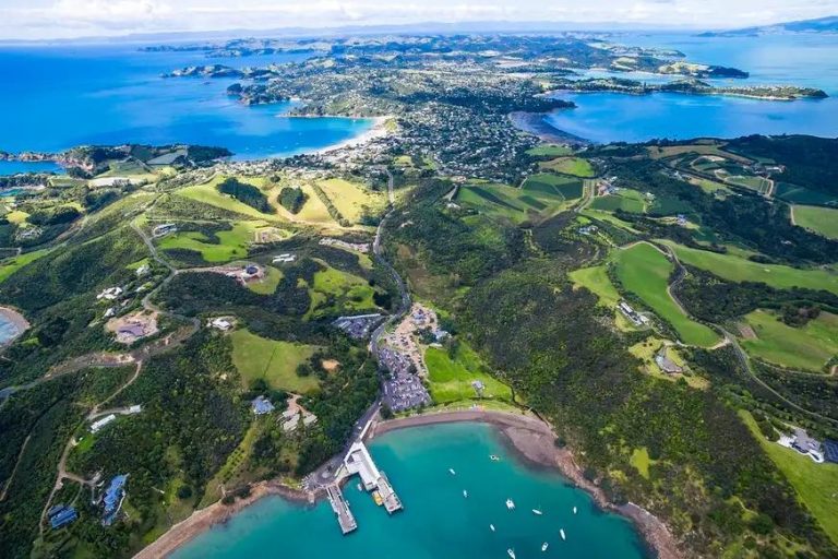 Waiheke Island Auckland: The Ultimate Guide to New Zealand’s Island Paradise