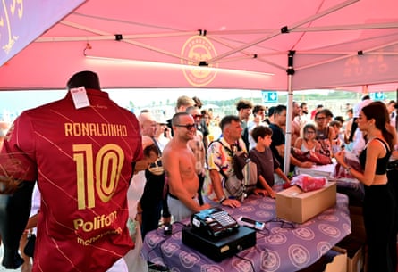 Brazilian Legend Ronaldinho Makes Shocking Serie C Comeback at 46 Years Old