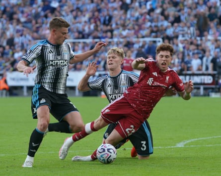Emotional Send-Off: Newcastle and Liverpool's Thrilling Encounter Honors a Football Legend